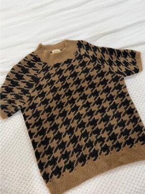 Brown & Black Houndstooth Short-Sleeve Sweater short tahari